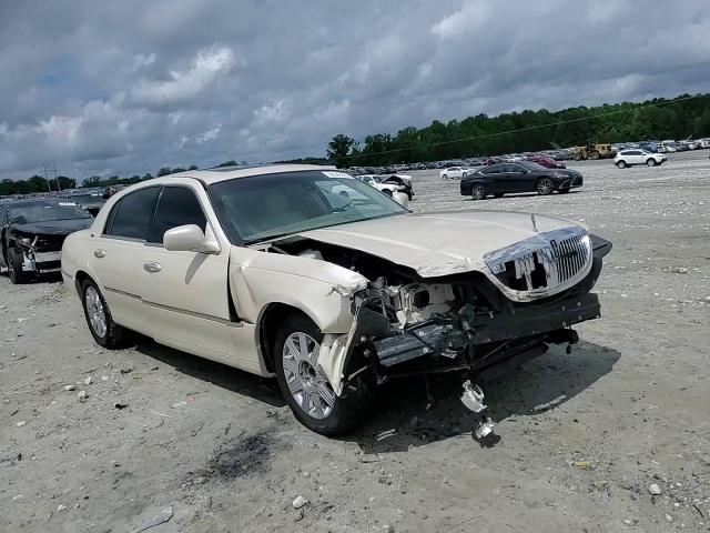 2003 Lincoln Town Car Cartier VIN: 1LNHM83W33Y608733 Lot: 56545955