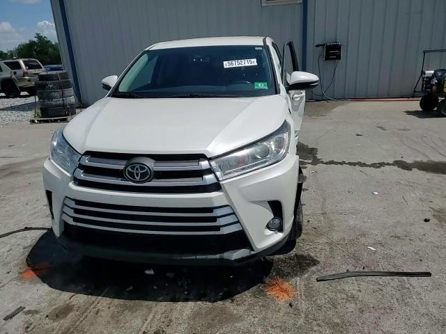 2018 Toyota Highlander Le VIN: 5TDBZRFH4JS890548 Lot: 56752715