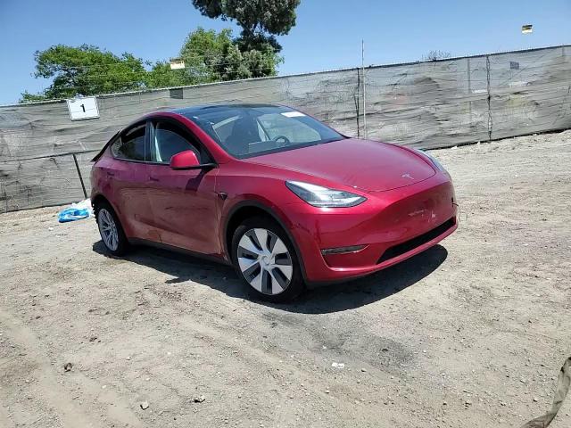 2024 Tesla Model Y VIN: 7SAYGDEE8RA233147 Lot: 56695545