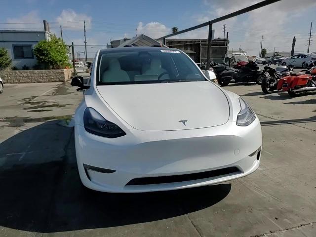 2024 Tesla Model Y VIN: 7SAYGDEE2RF090540 Lot: 56684505