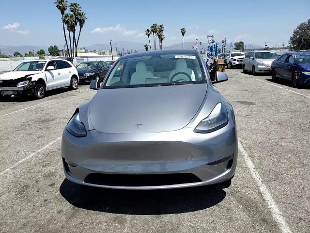 2025 Tesla Model Y VIN: 7SAYGDED6SF253901 Lot: 57075245