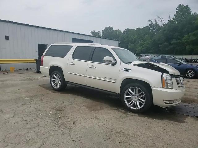 2013 Cadillac Escalade Esv Luxury VIN: 1GYS3HEF8DR111533 Lot: 56852025
