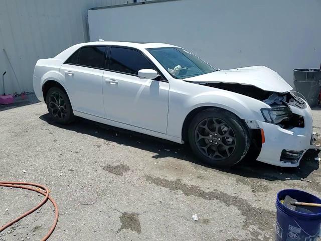 2022 Chrysler 300 Touring L VIN: 2C3CCASG4NH241586 Lot: 56824685