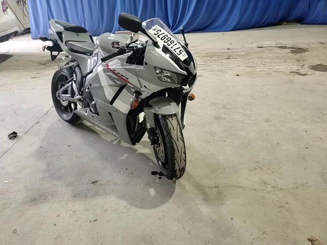 2025 Honda Cbr600 Rr VIN: JH2PC4088SK200349 Lot: 57166975