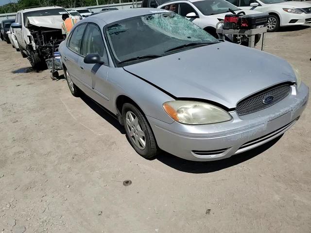 2007 Ford Taurus Se VIN: 1FAFP53U27A215813 Lot: 57086305