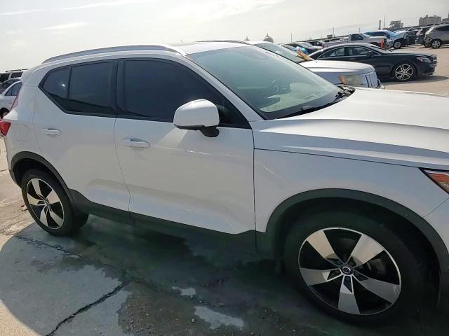 2019 Volvo Xc40 T4 Momentum VIN: YV4AC2HK3K2068990 Lot: 56154375
