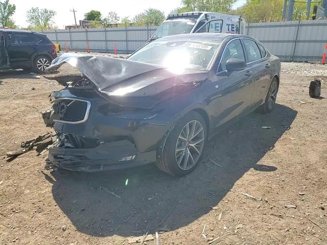 2017 Volvo S90 T6 Momentum VIN: YV1A22MK9H1009947 Lot: 56432495