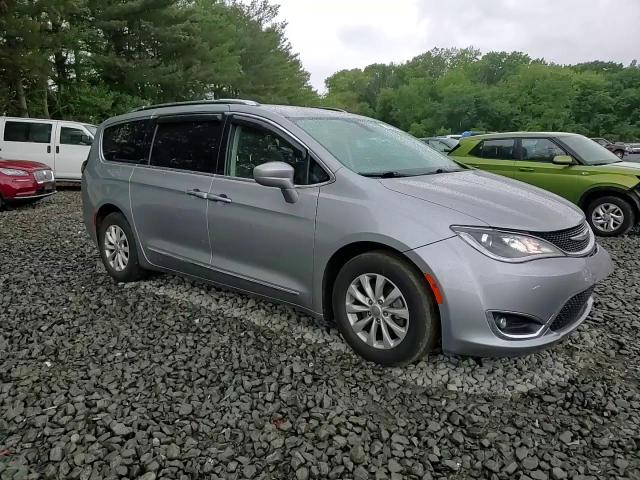 2019 Chrysler Pacifica Touring L VIN: 2C4RC1BG5KR508133 Lot: 56905585