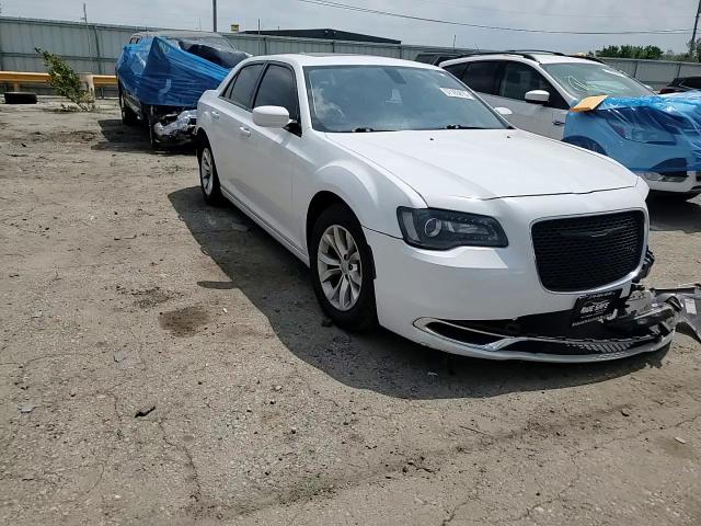 2016 Chrysler 300 Limited VIN: 2C3CCAAG0GH161450 Lot: 57163815