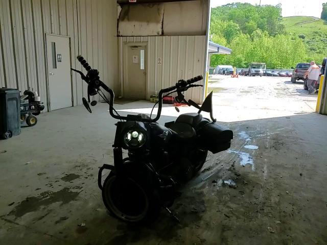 2011 Harley-Davidson Flstfb VIN: 1HD1JN512BB047679 Lot: 56753395