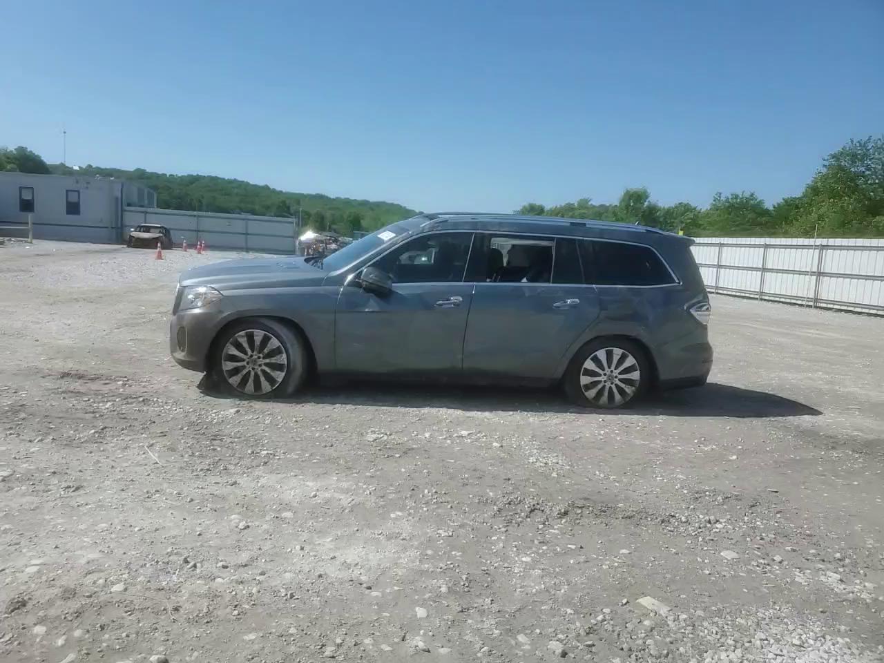 Фото: 4JGDF6EE9HA958563