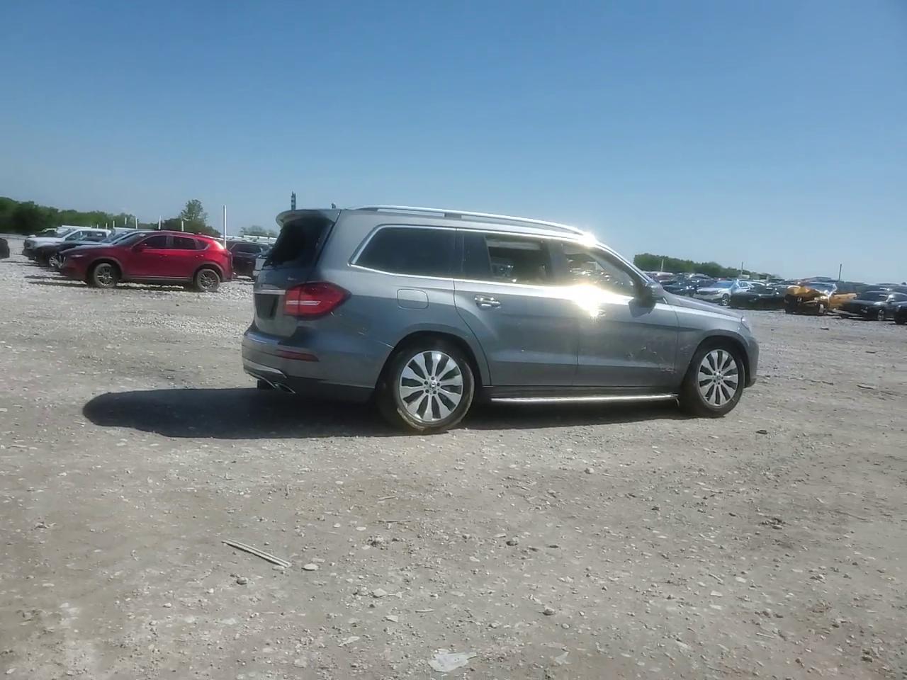 Фото: 4JGDF6EE9HA958563