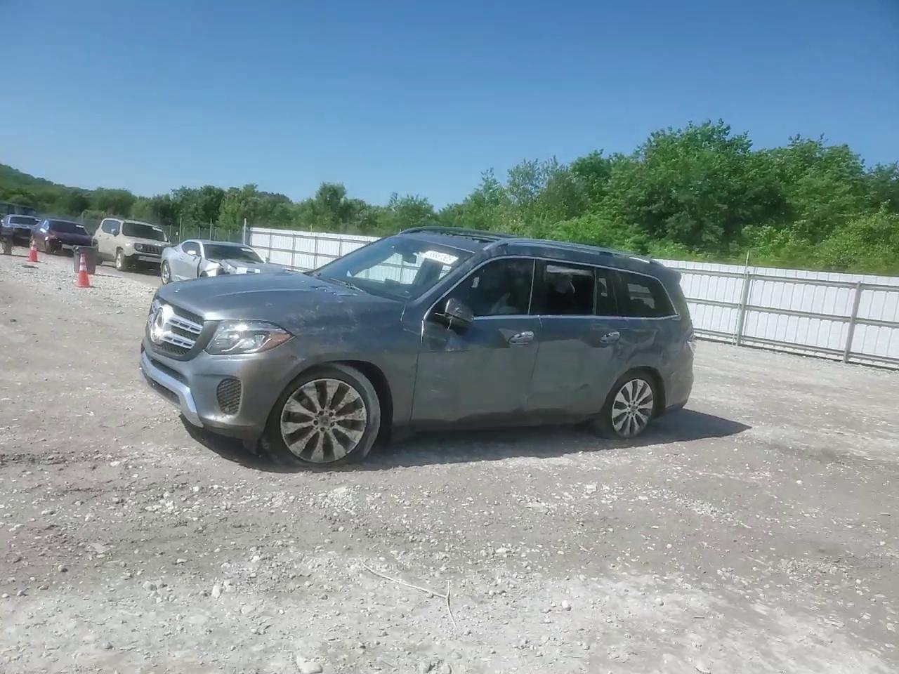 Фото: 4JGDF6EE9HA958563