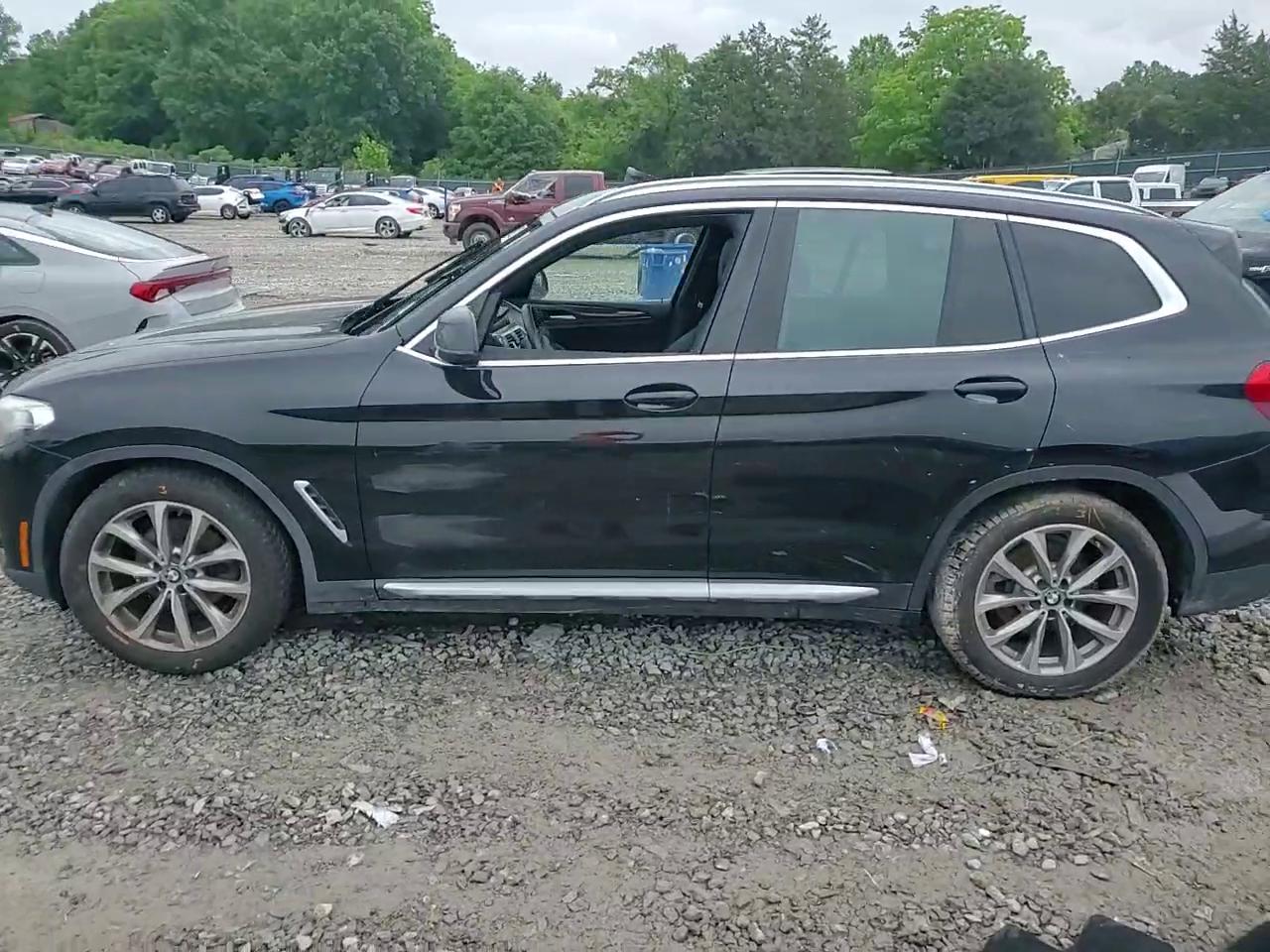 Фото: 5UXTR9C52KLE20263