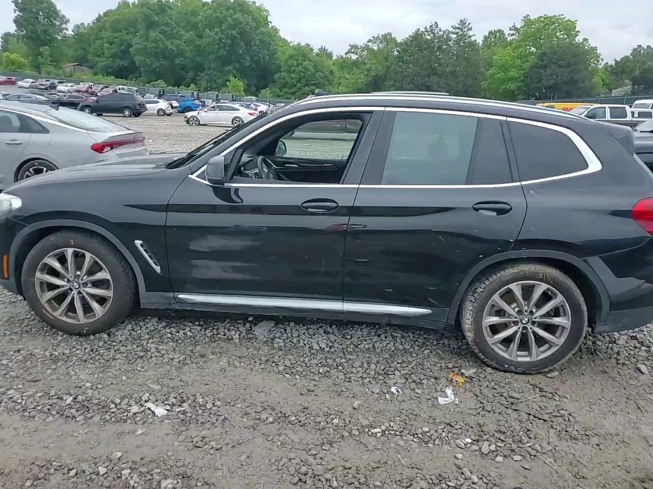 Фото: 5UXTR9C52KLE20263