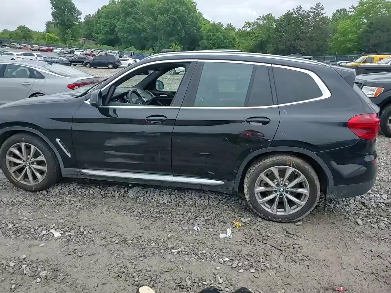 Фото: 5UXTR9C52KLE20263