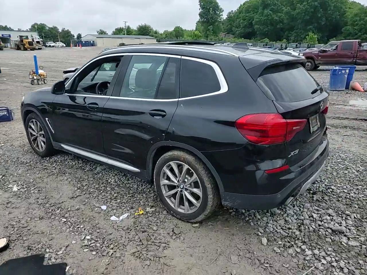 Фото: 5UXTR9C52KLE20263