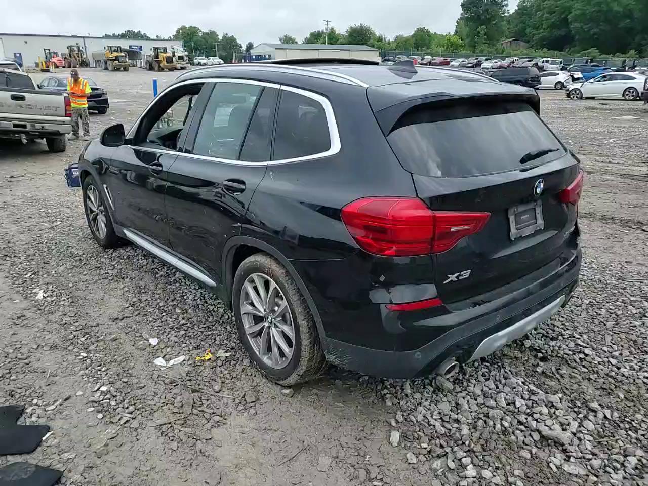 Фото: 5UXTR9C52KLE20263