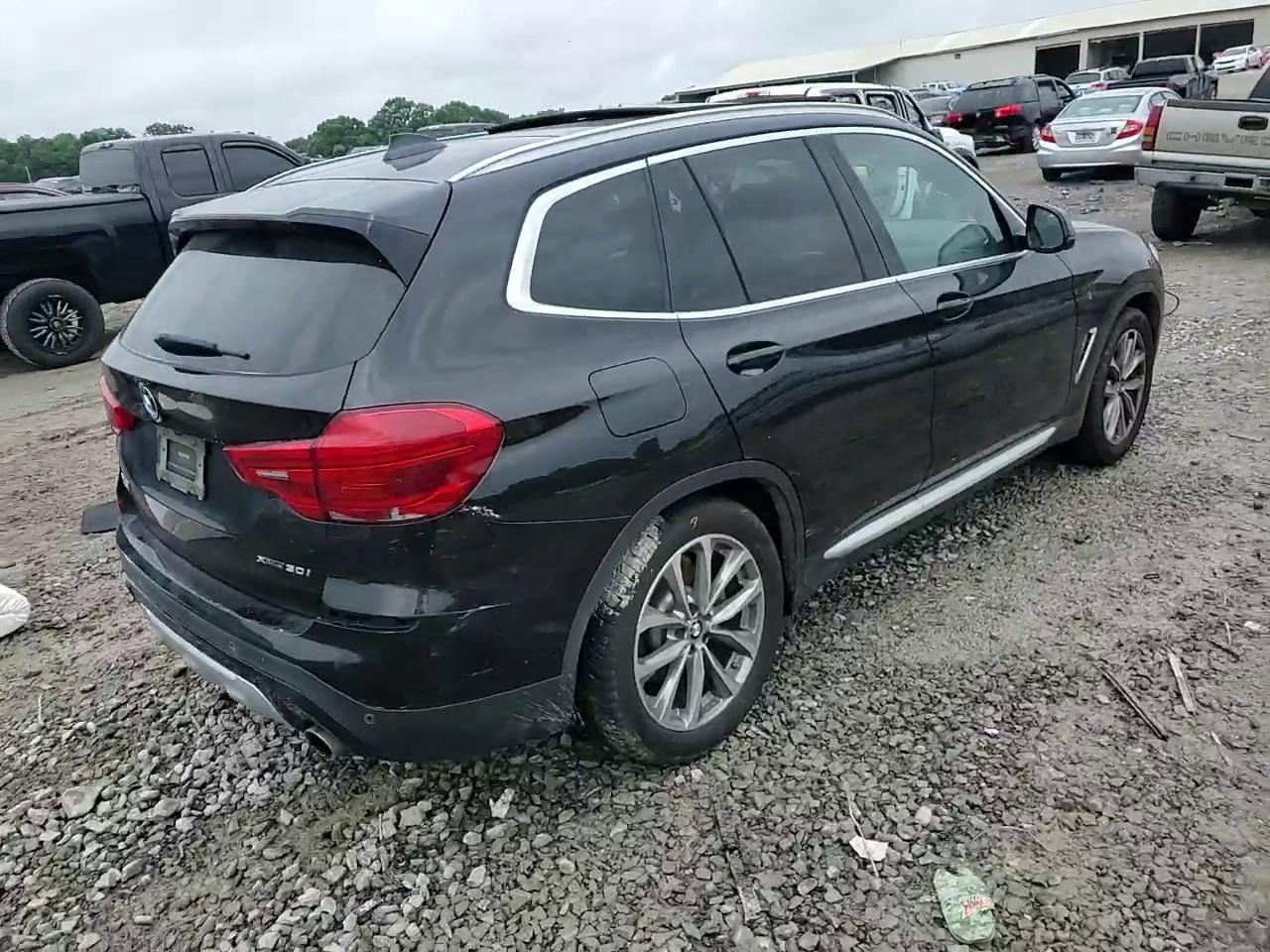 Фото: 5UXTR9C52KLE20263