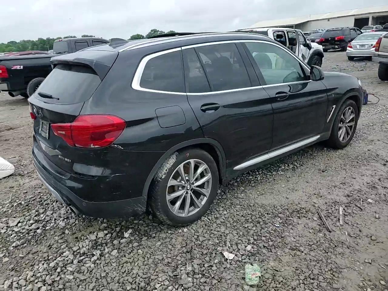 Фото: 5UXTR9C52KLE20263