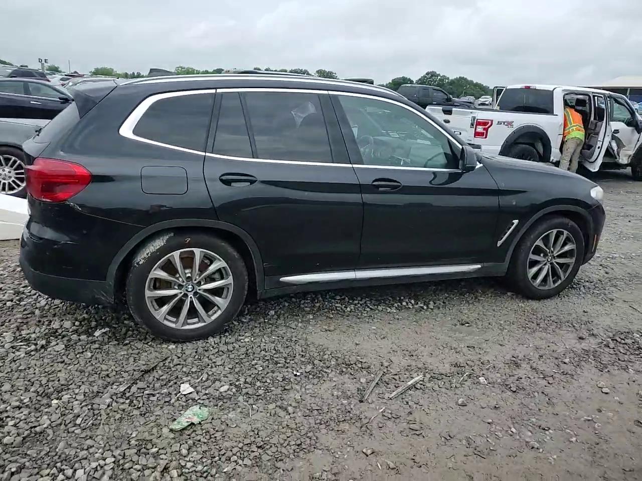 Фото: 5UXTR9C52KLE20263