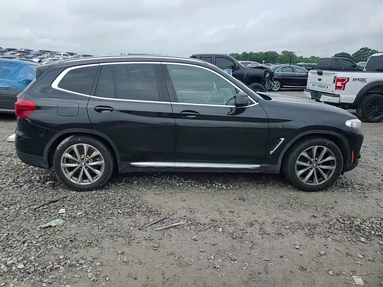 Фото: 5UXTR9C52KLE20263