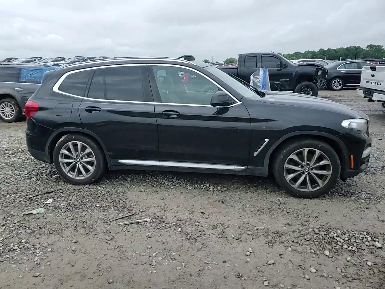 Фото: 5UXTR9C52KLE20263