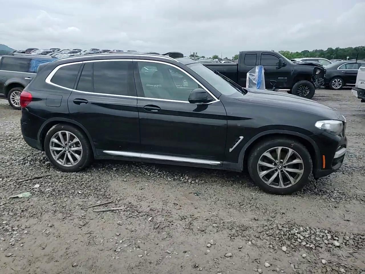 Фото: 5UXTR9C52KLE20263