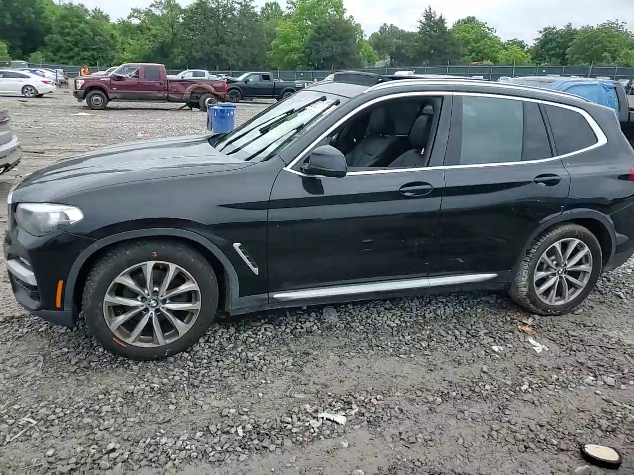 Фото: 5UXTR9C52KLE20263