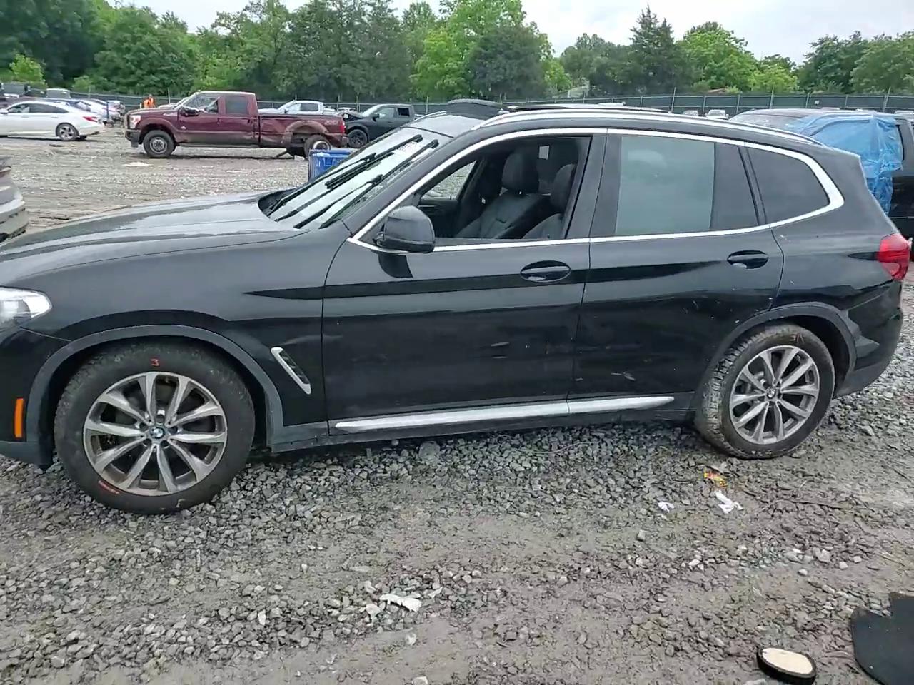 Фото: 5UXTR9C52KLE20263