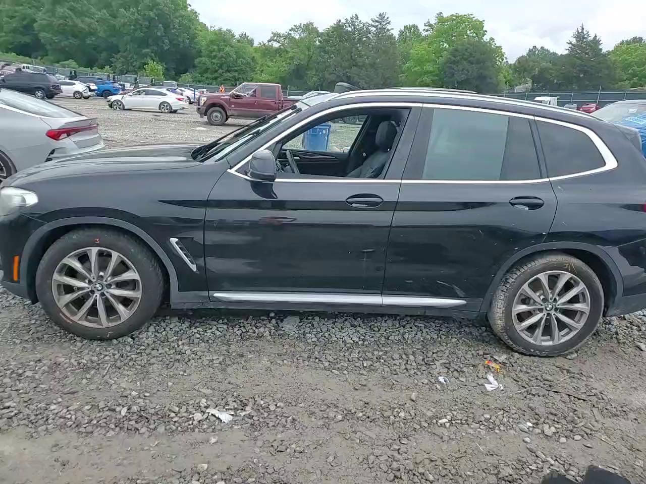 Фото: 5UXTR9C52KLE20263