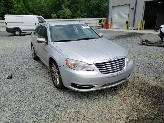 2012 Chrysler 200 Touring VIN: 1C3CCBBB1CN137622 Lot: 57439895
