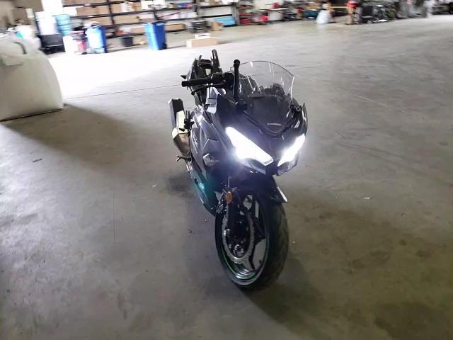 2022 Kawasaki Ex400 VIN: JKAEXKG16NDAE5593 Lot: 56933085