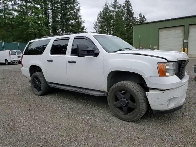 2007 Chevrolet Suburban K2500 VIN: 3GNGK26K77G135583 Lot: 57054455