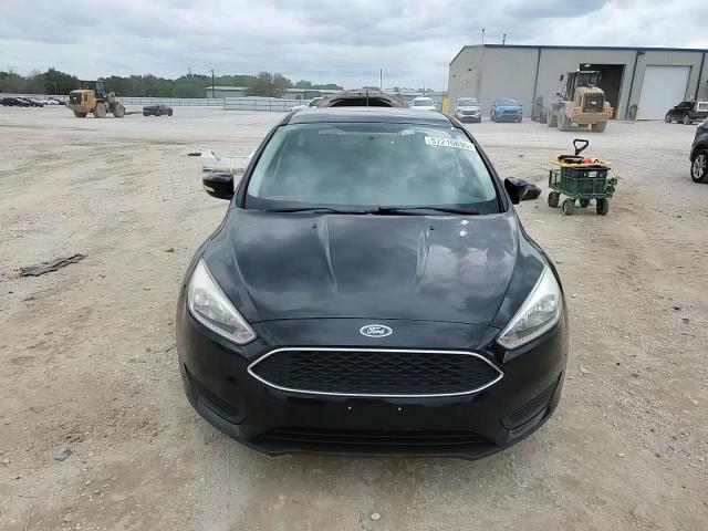 2017 Ford Focus Se VIN: 1FADP3K2XHL220565 Lot: 57216695