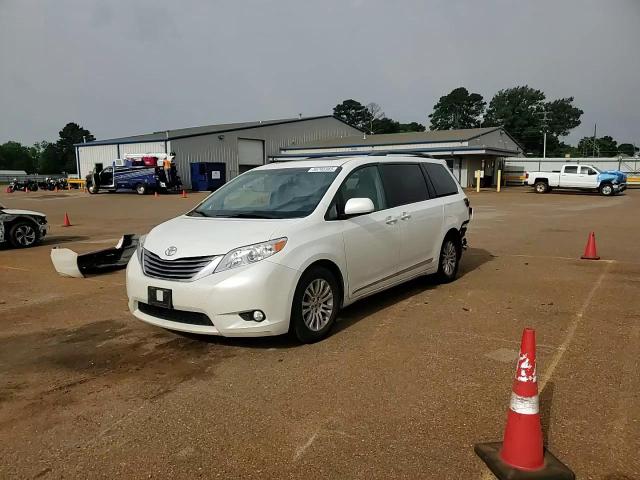 2015 Toyota Sienna Xle VIN: 5TDYK3DC3FS576240 Lot: 56745965