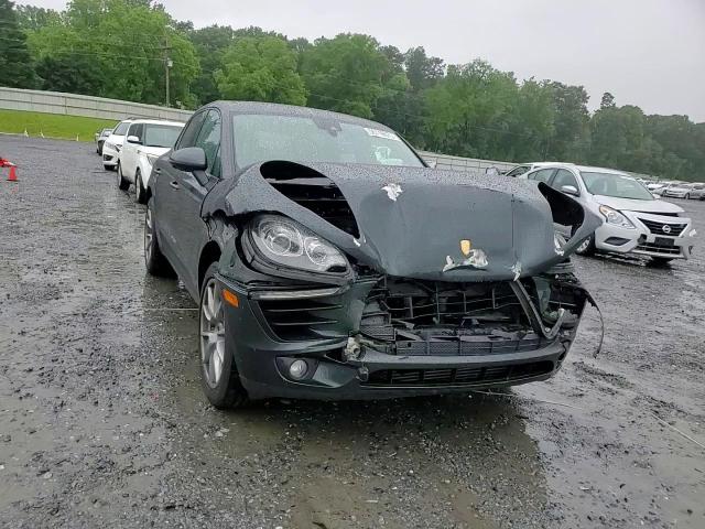 2018 Porsche Macan VIN: WP1AA2A51JLB10996 Lot: 56716675