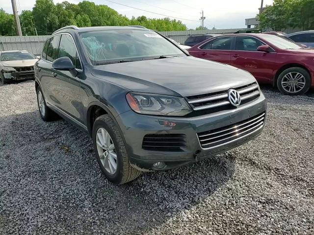 2013 Volkswagen Touareg V6 Tdi VIN: WVGEP9BP9DD005059 Lot: 55320455