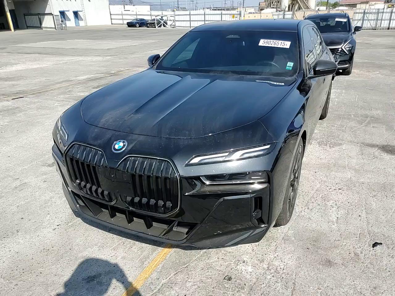 Фото: WBY43EJ0XRCR21088