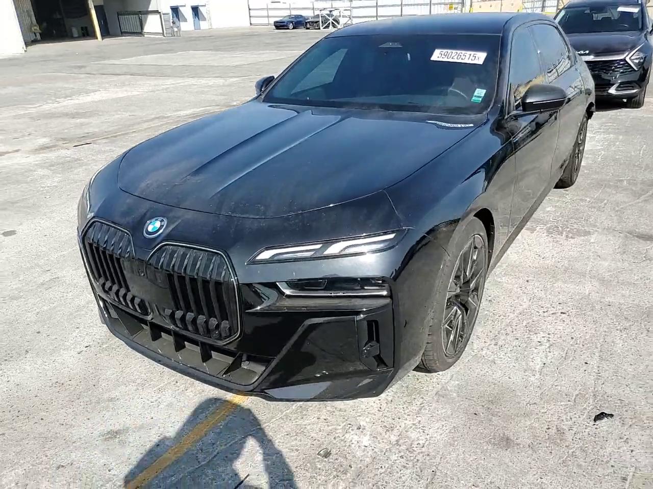 Фото: WBY43EJ0XRCR21088