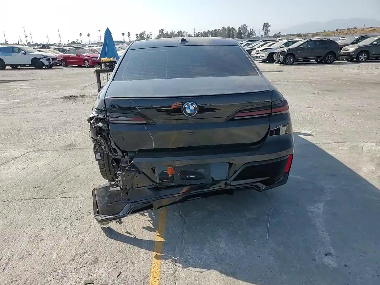 Фото: WBY43EJ0XRCR21088