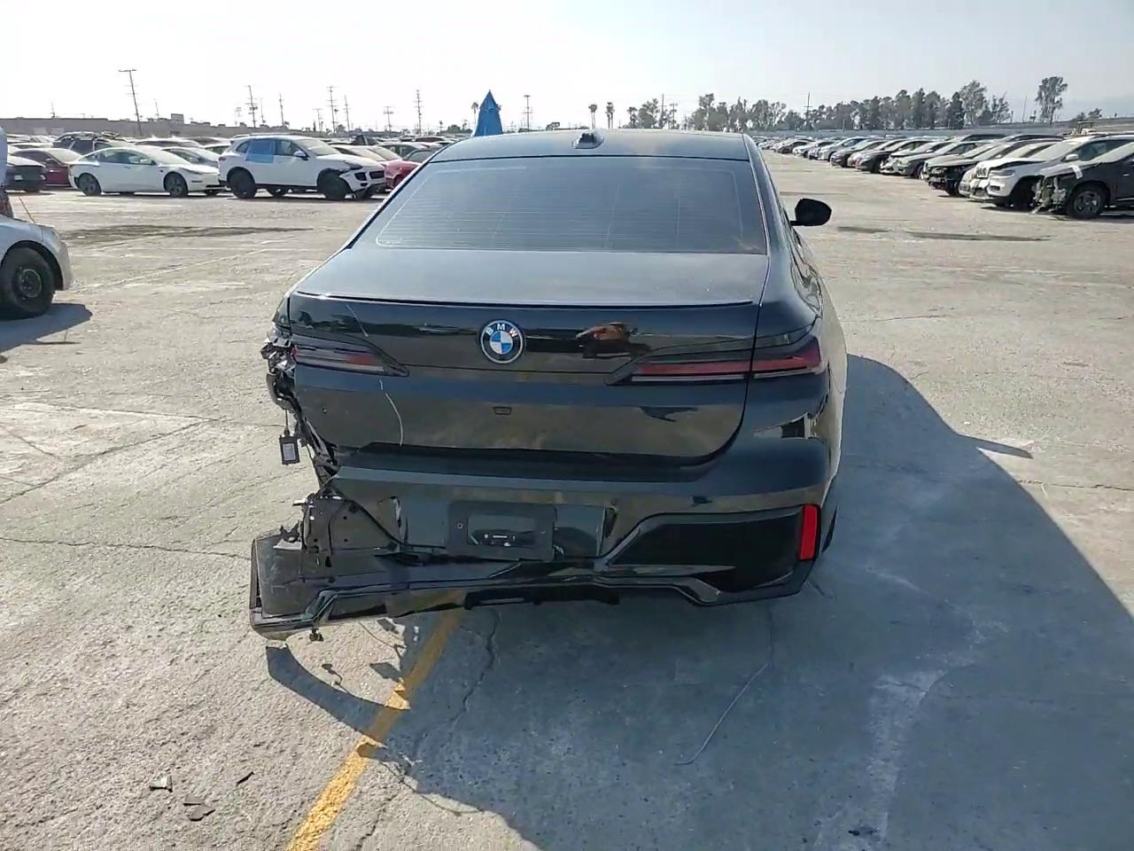 Фото: WBY43EJ0XRCR21088