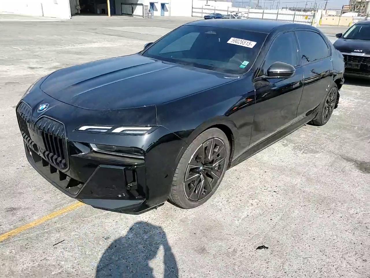 Фото: WBY43EJ0XRCR21088