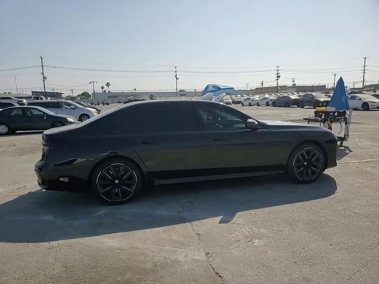 Фото: WBY43EJ0XRCR21088