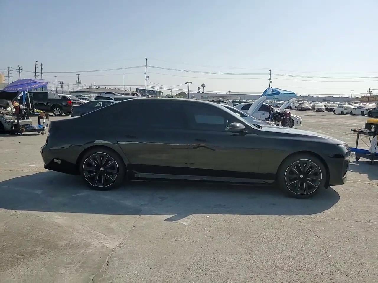 Фото: WBY43EJ0XRCR21088