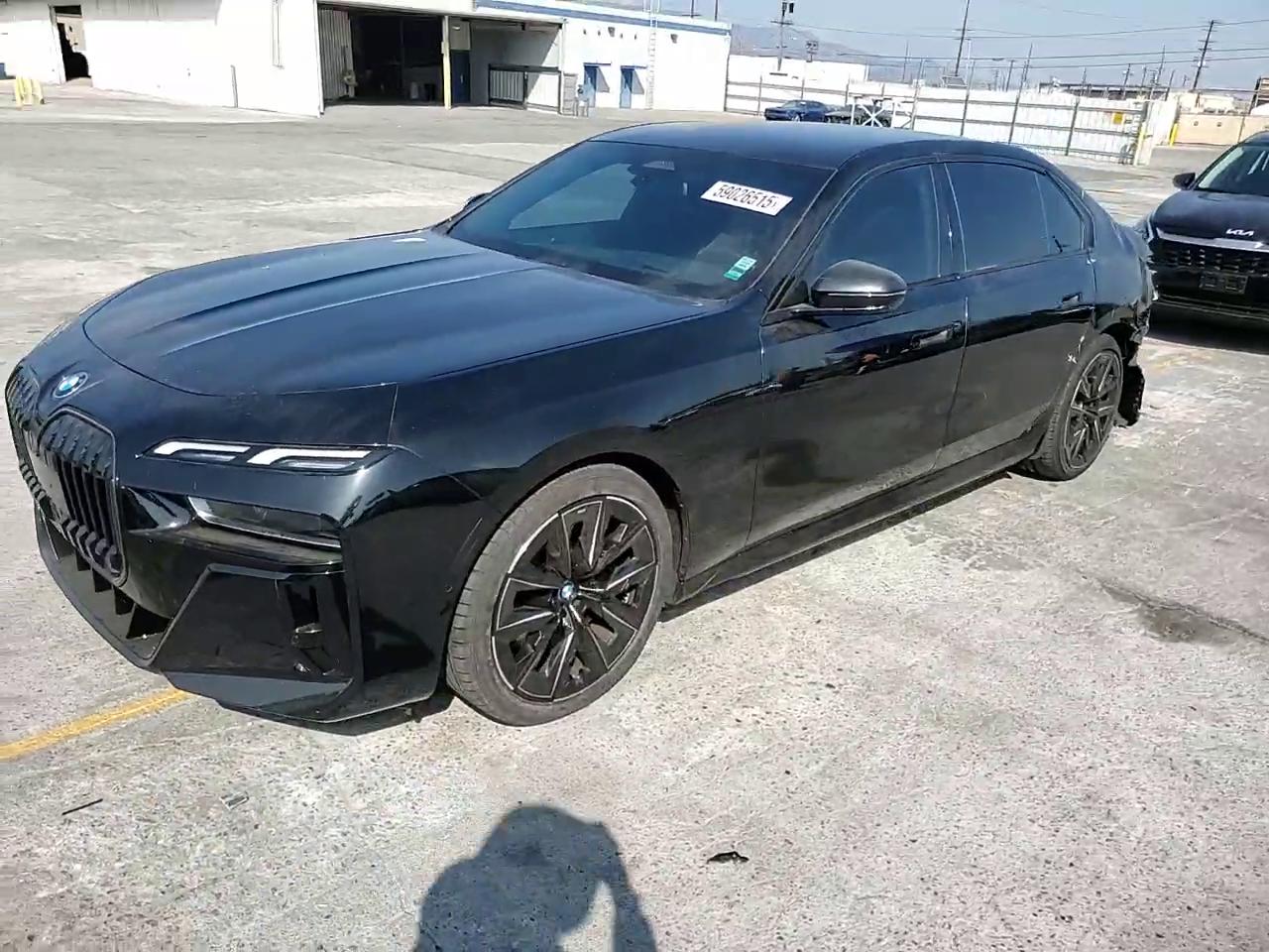 Фото: WBY43EJ0XRCR21088