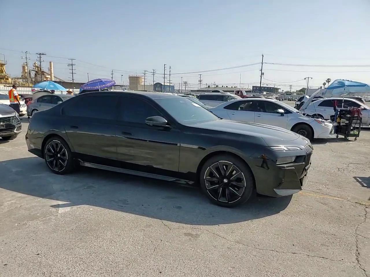 Фото: WBY43EJ0XRCR21088