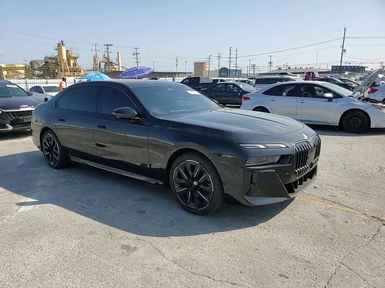 Фото: WBY43EJ0XRCR21088