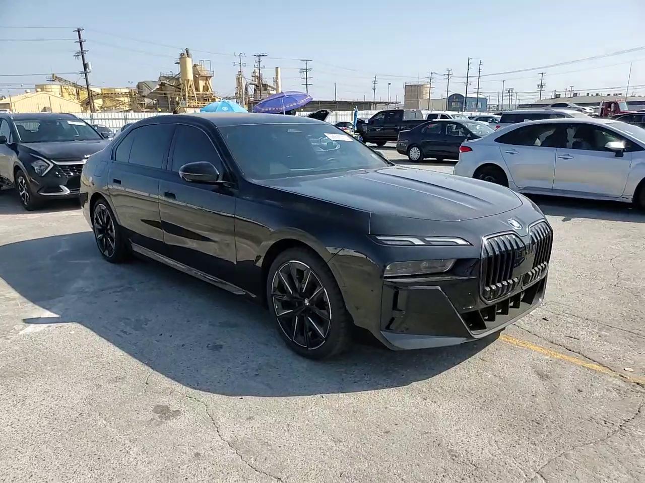 Фото: WBY43EJ0XRCR21088