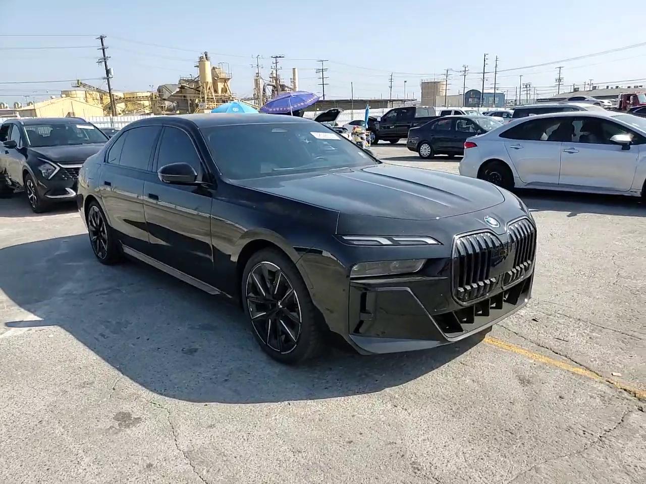 Фото: WBY43EJ0XRCR21088